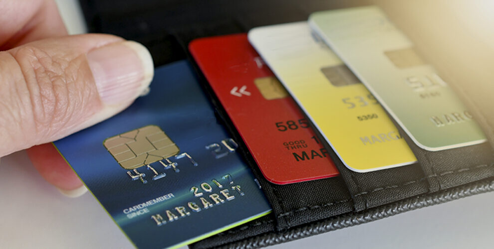 ¿Qué es una tarjeta de crédito y débito?